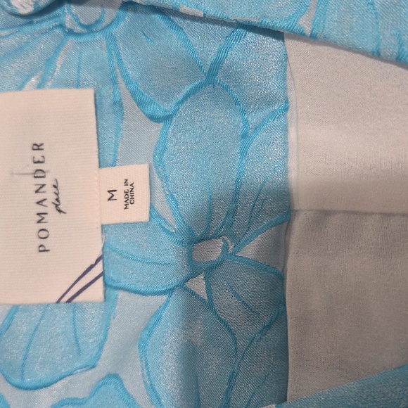 Beautiful Pomander Place Tiered Dress. Turquoise Blue Floral Print! Medium. - Picture 8 of 12